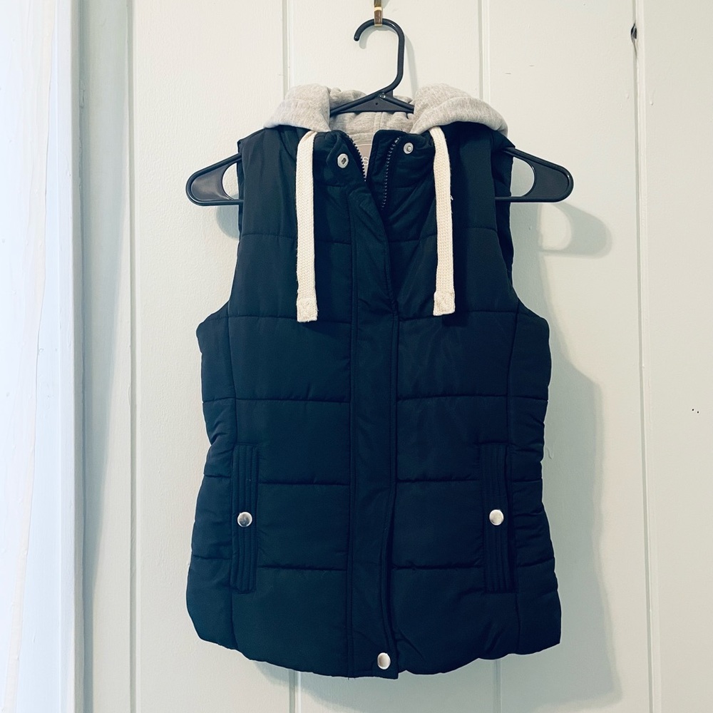 2Sable Black Puffer Vest with Built-in Sweatshirt Hood / S / Used Condition